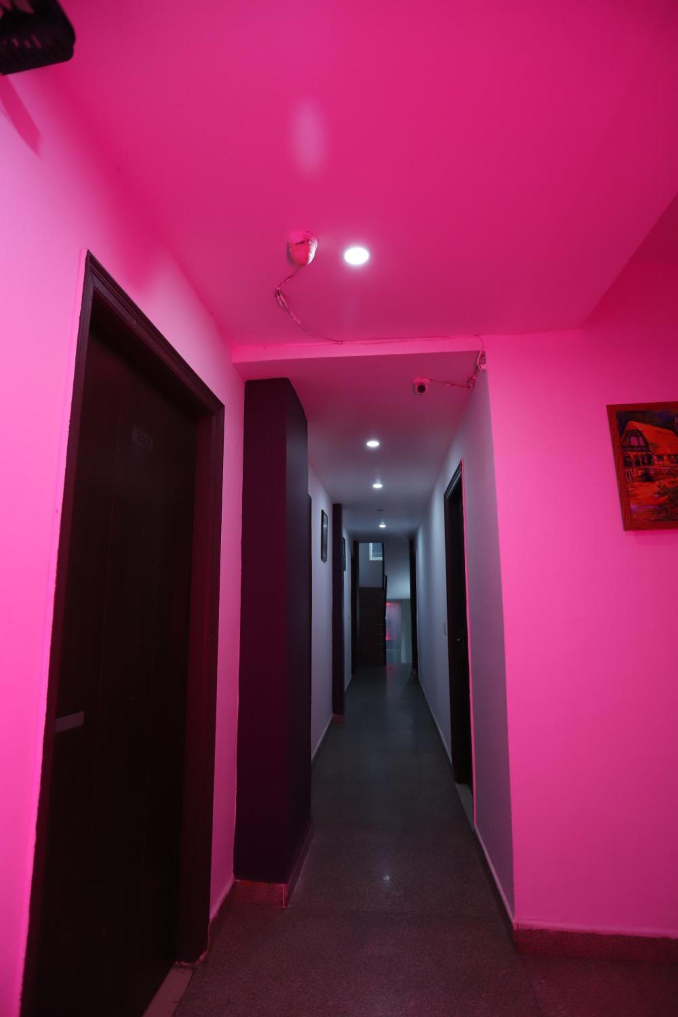Airport Hotel Port View New Delhi Exterior photo