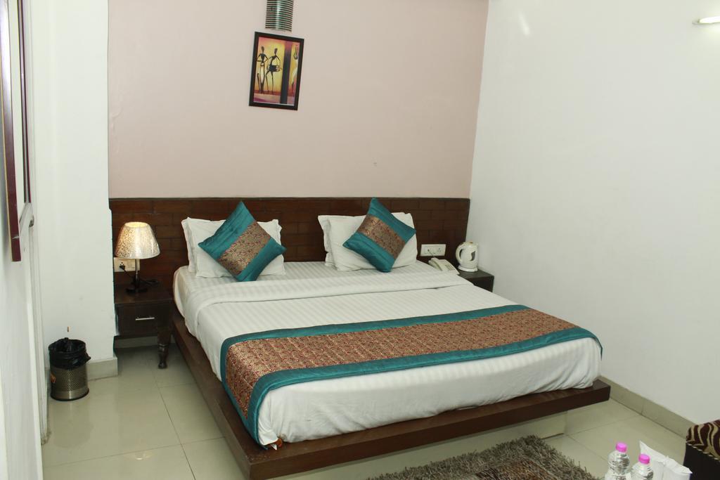 Airport Hotel Port View New Delhi Exterior photo