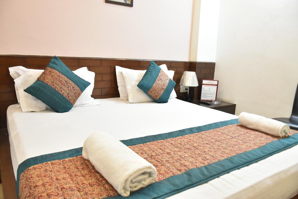 Airport Hotel Port View New Delhi Exterior photo