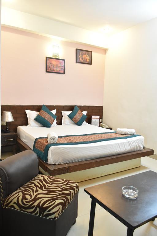 Airport Hotel Port View New Delhi Exterior photo