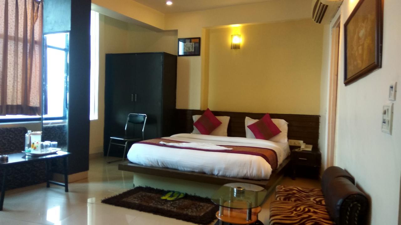 Airport Hotel Port View New Delhi Exterior photo