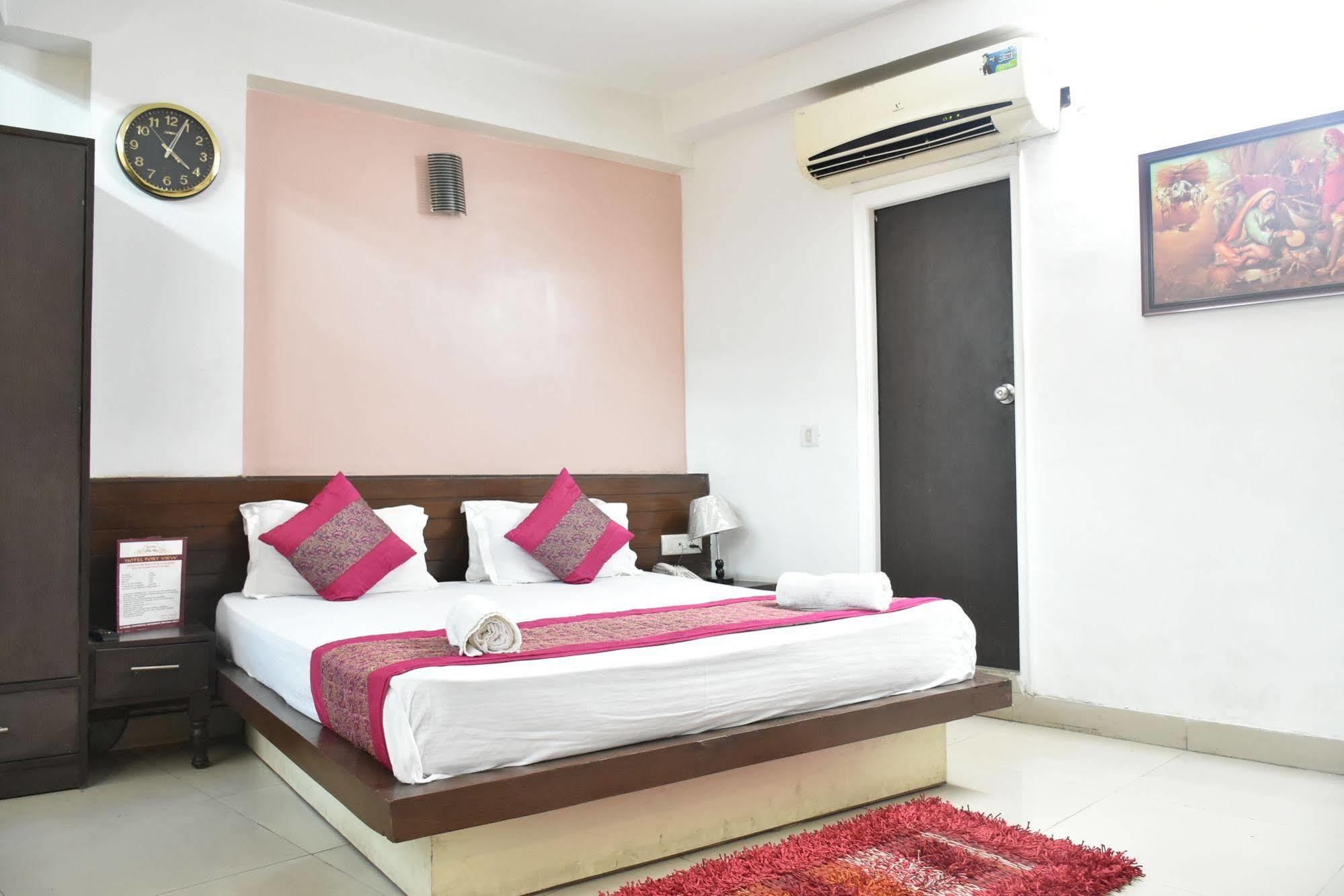 Airport Hotel Port View New Delhi Exterior photo