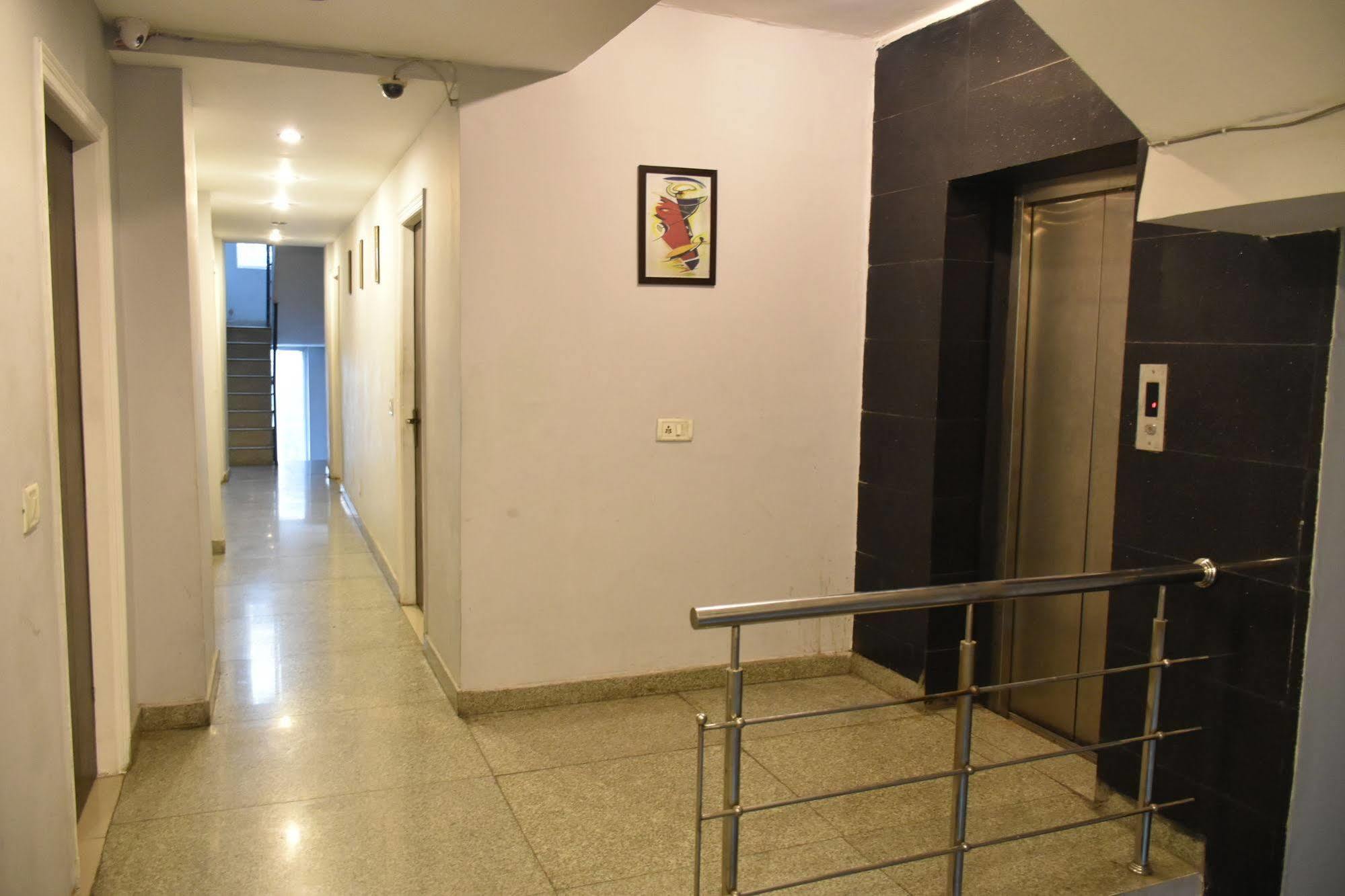 Airport Hotel Port View New Delhi Exterior photo